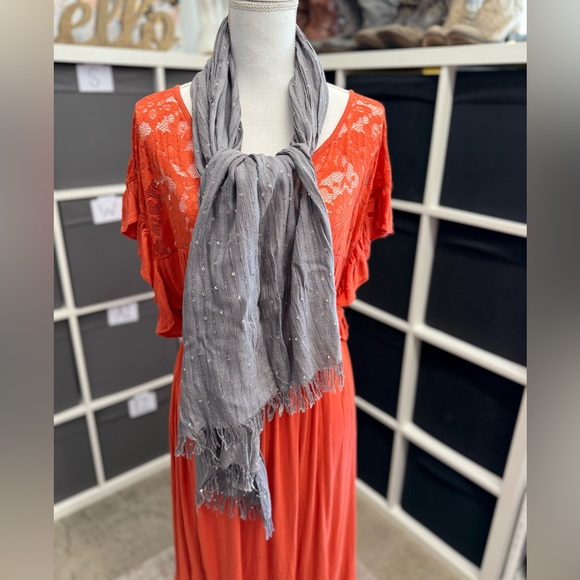 Vivante by VSA Accessories - Vivante by VSA Viscose Silver Sparkle Sequin Studded Gray Fringed Scarf Y2K